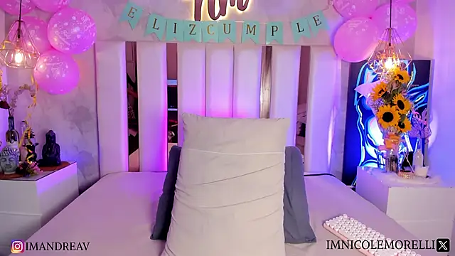 Snapshot of Nicolemorelli2 chatting on March 2025 03:59:02 PM Nicolemorelli2 online show from March 2025 03:59:02 PM