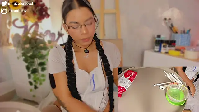 Snapshot of Nicolemorelli2 chatting on September 2025 01:56:02 PM Nicolemorelli2 online show from September 2025 01:56:02 PM