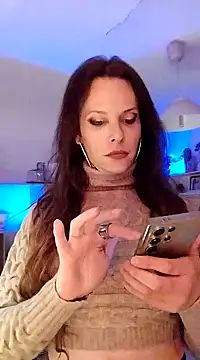 Snapshot of Luna_Kitanna chatting on January 2025 12:06:01 AM Luna Kitanna online show from January 2025 12:06:01 AM