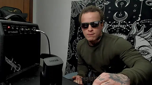 Snapshot of layneinchains chatting on December 2024 09:25:02 PM layneinchains online show from December 2024 09:25:02 PM