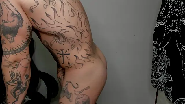 Snapshot of layneinchains chatting on December 2024 11:37:02 PM layneinchains online show from December 2024 11:37:02 PM