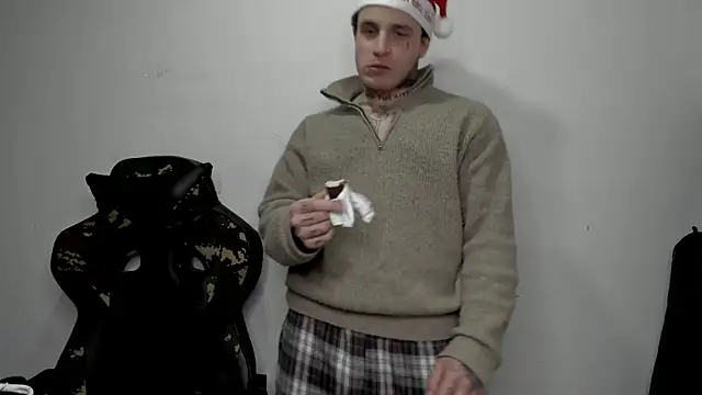 Snapshot of layneinchains chatting on December 2024 03:23:02 AM layneinchains online show from December 2024 03:23:02 AM