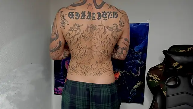 Snapshot of layneinchains chatting on January 2025 12:49:01 AM layneinchains online show from January 2025 12:49:01 AM