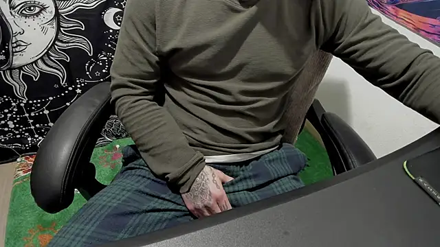 Snapshot of layneinchains chatting on February 2025 02:05:02 PM layneinchains online show from February 2025 02:05:02 PM