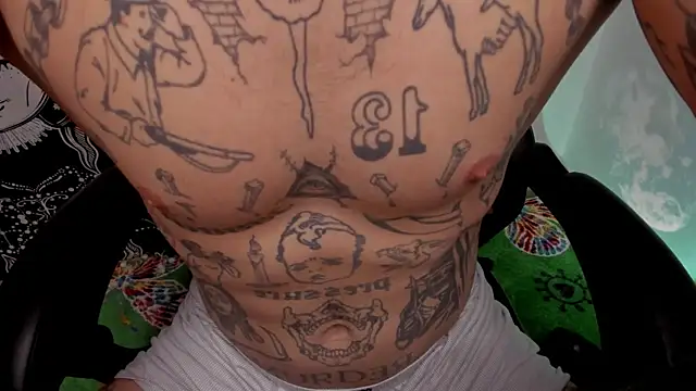 Snapshot of layneinchains chatting on February 2025 10:15:02 AM layneinchains online show from February 2025 10:15:02 AM