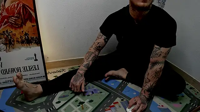 Snapshot of layneinchains chatting on October 2025 08:45:02 AM layneinchains online show from October 2025 08:45:02 AM