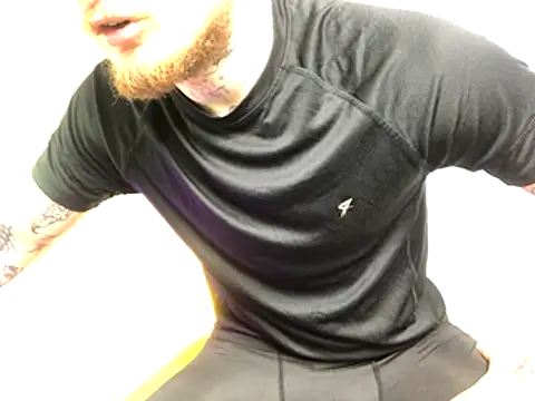 Snapshot of layneinchains chatting on November 2025 09:09:01 AM layneinchains online show from November 2025 09:09:01 AM