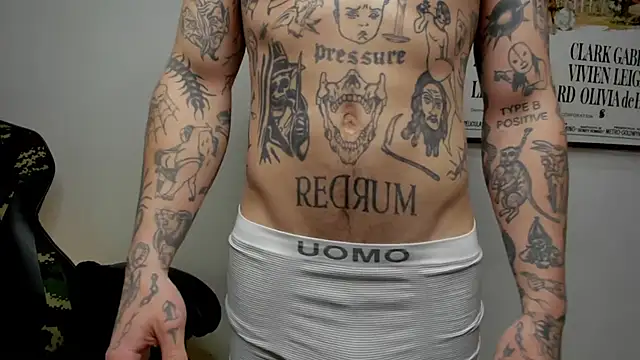 Snapshot of layneinchains chatting on November 2025 09:31:01 AM layneinchains online show from November 2025 09:31:01 AM