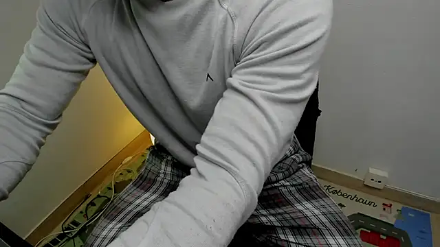 Snapshot of layneinchains chatting on November 2025 10:13:02 AM layneinchains online show from November 2025 10:13:02 AM