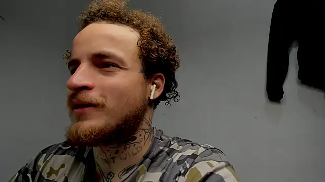 Snapshot of layneinchains chatting on November 2025 07:25:02 AM layneinchains online show from November 2025 07:25:02 AM