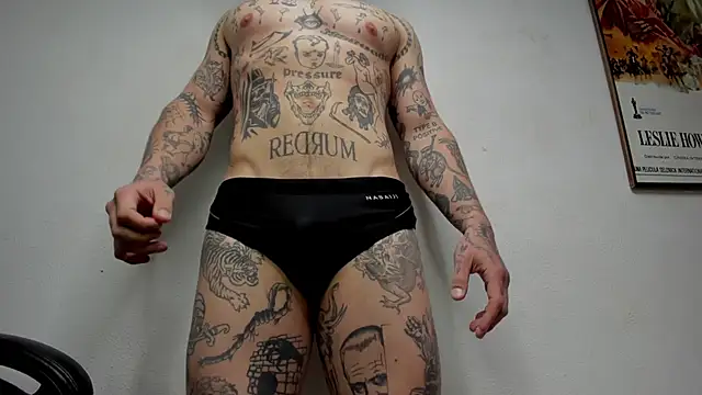 Snapshot of layneinchains chatting on November 2025 12:59:03 PM layneinchains online show from November 2025 12:59:03 PM