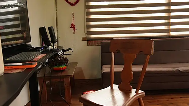 Snapshot of Kozzy_ chatting on February 2025 08:33:01 PM Kozzy online show from February 2025 08:33:01 PM