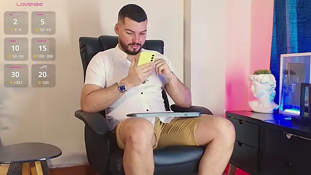 HenryBenso online show from September 2025 04:51:02 PM