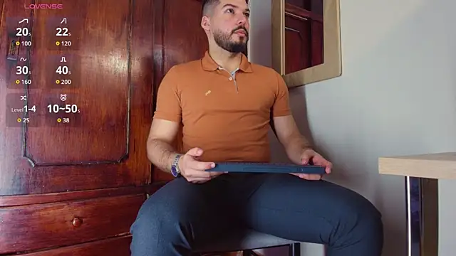 HenryBenso online show from October 2025 04:38:02 PM