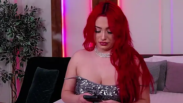 EmyHilton online show from November 2025 06:13:01 AM