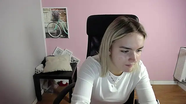 Snapshot of viktoria_lovely chatting on July 2026 06:32:01 AM viktoria lovely online show from July 2026 06:32:01 AM