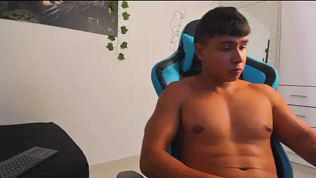 Snapshot of Bray_Kevin chatting on March 2025 10:59:01 PM Bray Kevin online show from March 2025 10:59:01 PM