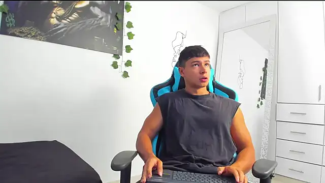 Snapshot of Bray_Kevin chatting on March 2025 09:05:02 PM Bray Kevin online show from March 2025 09:05:02 PM