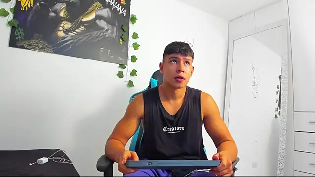 Snapshot of Bray_Kevin chatting on March 2025 12:21:02 AM Bray Kevin online show from March 2025 12:21:02 AM