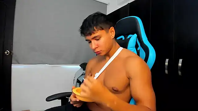 Snapshot of Bray_Kevin chatting on October 2025 05:32:02 PM Bray Kevin online show from October 2025 05:32:02 PM