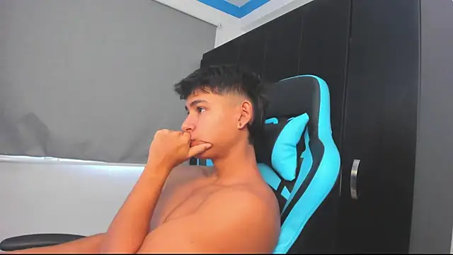 Snapshot of Bray_Kevin chatting on October 2025 04:44:02 PM Bray Kevin online show from October 2025 04:44:02 PM