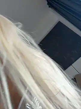 Snapshot of violettabunny03 chatting on February 2026 01:04:01 AM violettabunny03 online show from February 2026 01:04:01 AM