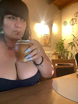 Snapshot of Sensualmente333 chatting on November 2025 11:32:01 AM Sensualmente333 online show from November 2025 11:32:01 AM