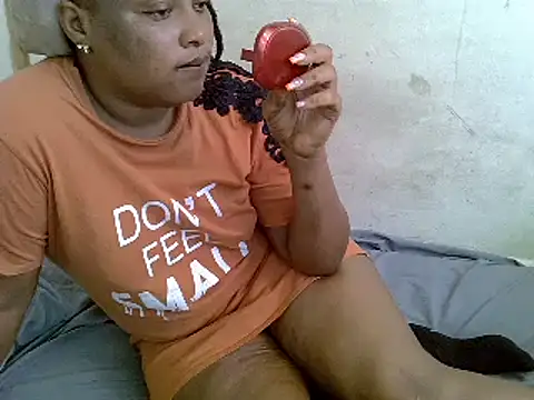 Snapshot of Crystal__Gee chatting on February 2025 08:27:02 AM Crystal  Gee online show from February 2025 08:27:02 AM