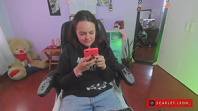 Snapshot of Scarletleon77 chatting on March 2025 06:12:02 PM Scarletleon77 online show from March 2025 06:12:02 PM