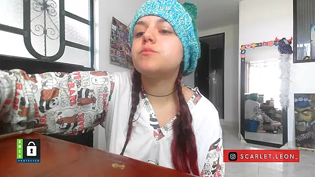 Snapshot of Scarletleon77 chatting on October 2025 12:05:02 PM Scarletleon77 online show from October 2025 12:05:02 PM