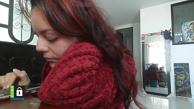 Snapshot of Scarletleon77 chatting on October 2025 01:32:01 PM Scarletleon77 online show from October 2025 01:32:01 PM