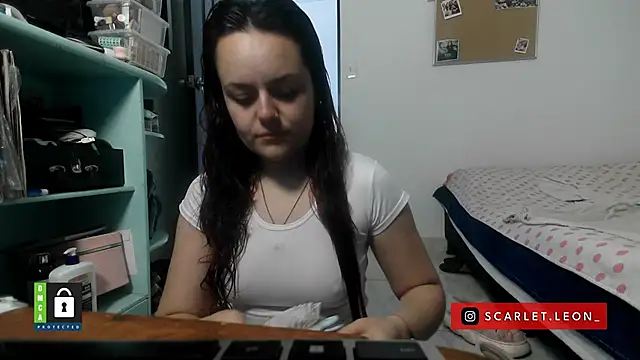 Snapshot of Scarletleon77 chatting on November 2025 02:28:01 PM Scarletleon77 online show from November 2025 02:28:01 PM