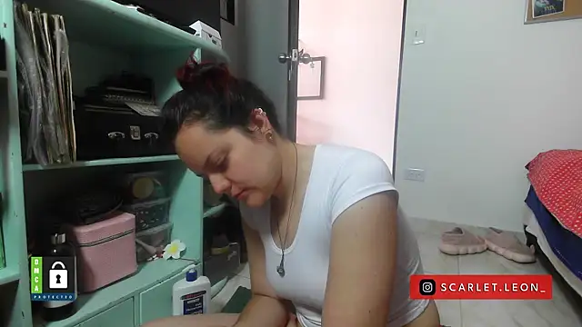 Snapshot of Scarletleon77 chatting on November 2025 02:53:02 PM Scarletleon77 online show from November 2025 02:53:02 PM