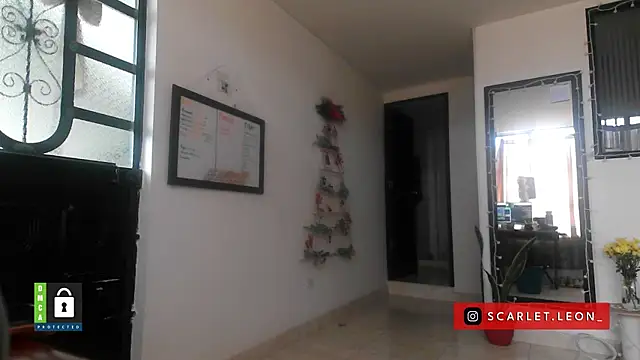 Scarletleon77 online show from January 2026 02:41:02 PM