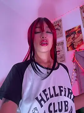 Snapshot of Hot_sophie_ chatting on May 2026 01:44:02 AM Hot sophie online show from May 2026 01:44:02 AM