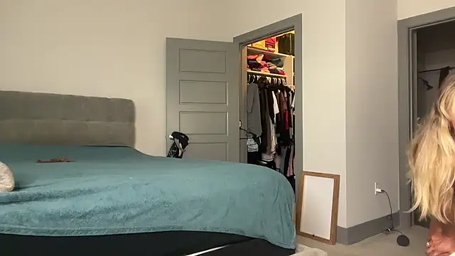 ElenaErickson online show from December 2024 07:49:01 PM