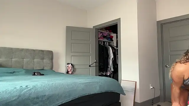 ElenaErickson online show from January 2025 07:46:01 PM