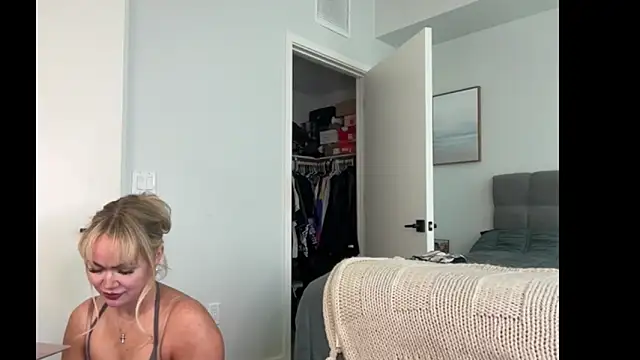 ElenaErickson online show from May 2026 08:25:01 PM