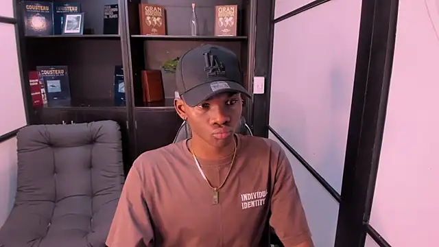 Snapshot of JacksonMuller_ chatting on November 2025 12:02:02 PM JacksonMuller online show from November 2025 12:02:02 PM