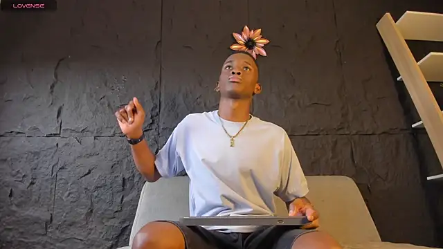 Snapshot of JacksonMuller_ chatting on November 2025 12:38:01 PM JacksonMuller online show from November 2025 12:38:01 PM