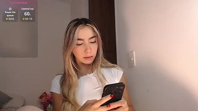 Snapshot of Marian_se chatting on October 2025 10:42:02 PM Marian se online show from October 2025 10:42:02 PM