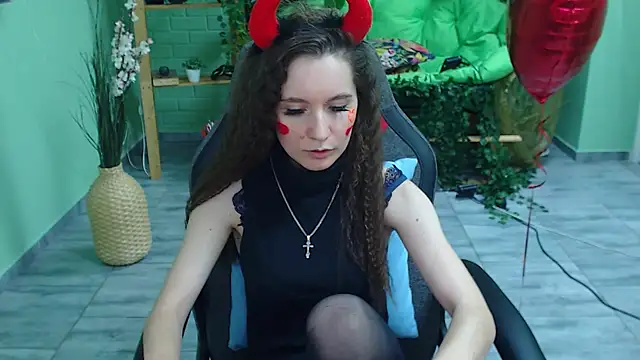 Snapshot of Miss_Barbara_ chatting on February 2025 10:25:01 PM Miss Barbara online show from February 2025 10:25:01 PM