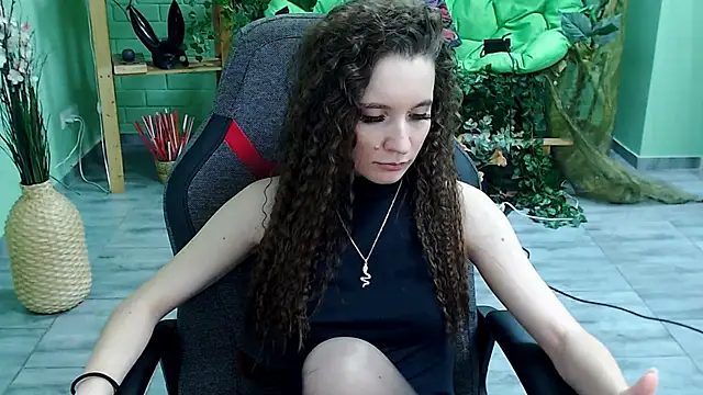 Snapshot of Miss_Barbara_ chatting on March 2025 09:48:01 PM Miss Barbara online show from March 2025 09:48:01 PM