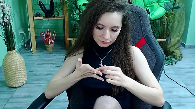 Snapshot of Miss_Barbara_ chatting on March 2025 10:06:01 PM Miss Barbara online show from March 2025 10:06:01 PM