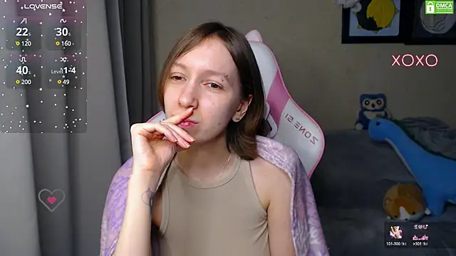 Snapshot of LeahGottty chatting on February 2025 03:42:01 AM LeahGottty online show from February 2025 03:42:01 AM