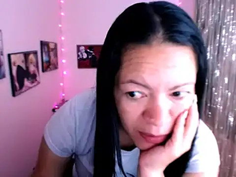 Cristal w online show from January 2025 12:31:01 PM