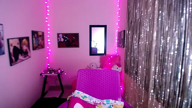 Cristal w online show from February 2025 12:26:02 PM