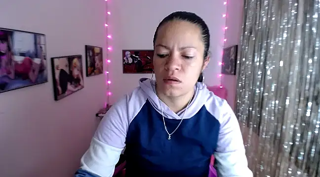 Cristal w online show from February 2025 12:13:02 PM