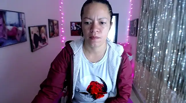 Cristal w online show from February 2025 12:36:01 PM