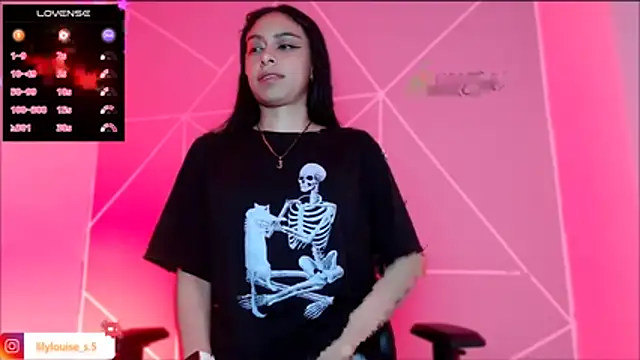 lilylouisee online show from November 2025 06:15:02 AM